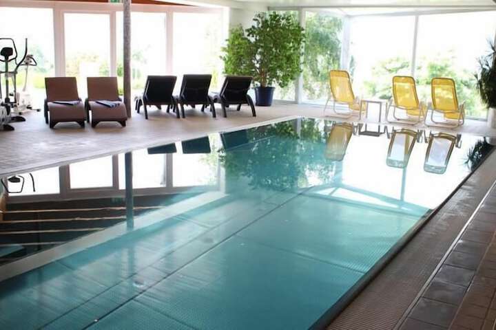 Pool 16 of 37