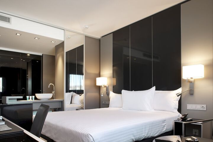 Room 3 of 23