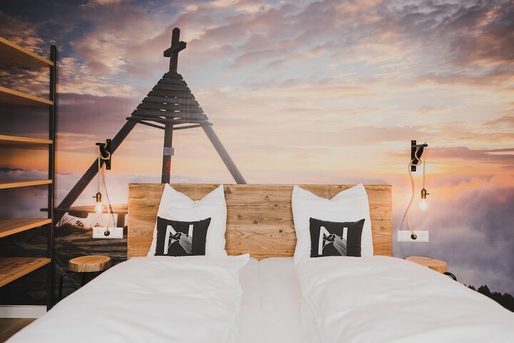 Room 28 of 36