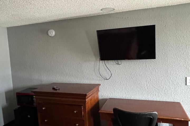 Room 5 of 21