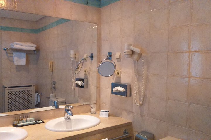 Room 12 of 47