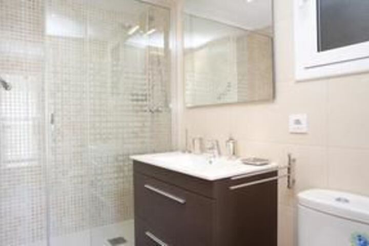 Room 2 of 21