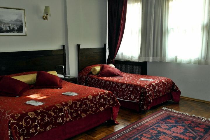 Room 18 of 87