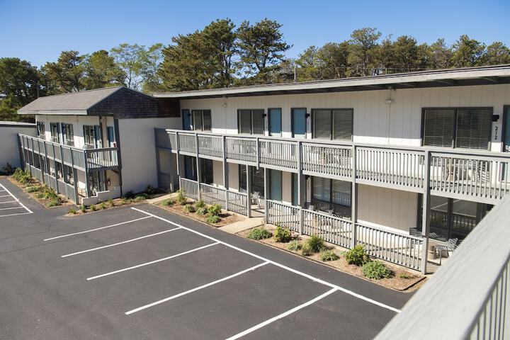 Hotel 53 of 64