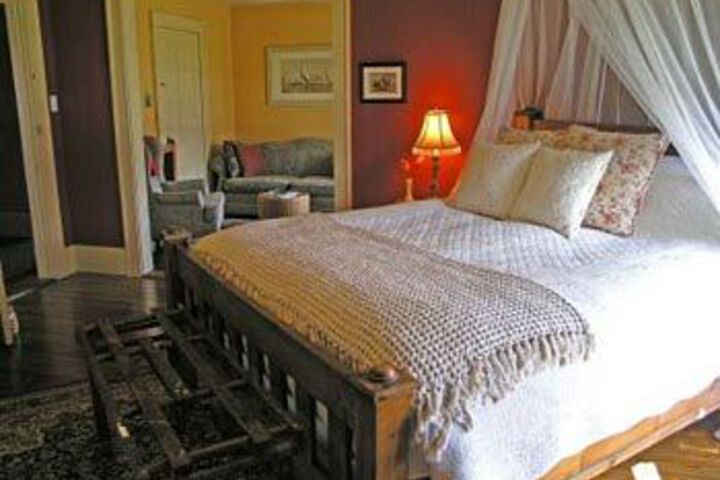 Room 17 of 27