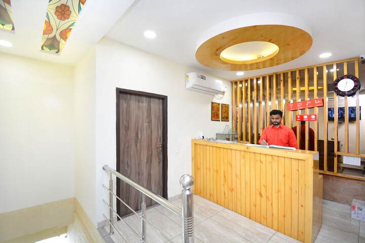 OYO 28335 HOTEL CLASSIC