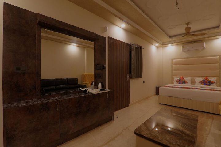 Room 18 of 38