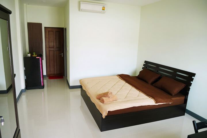 Room 5 of 40