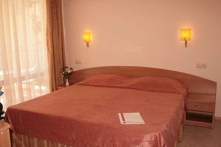 Room 3 of 61