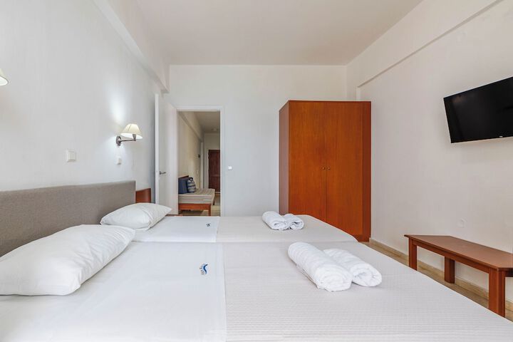 Room 32 of 128