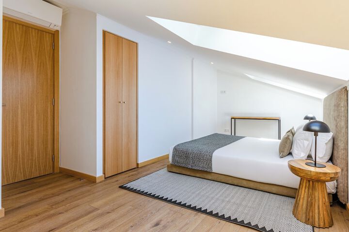 Room 13 of 89