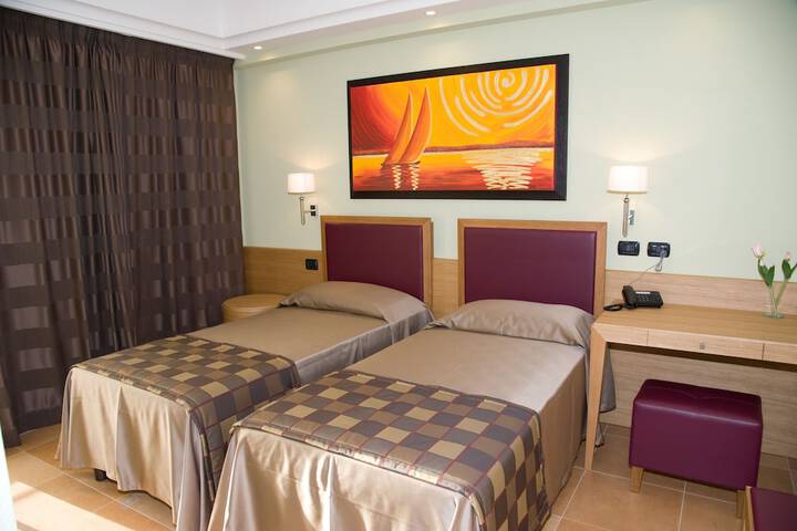 Room 14 of 60