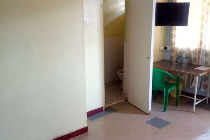 Room 12 of 26