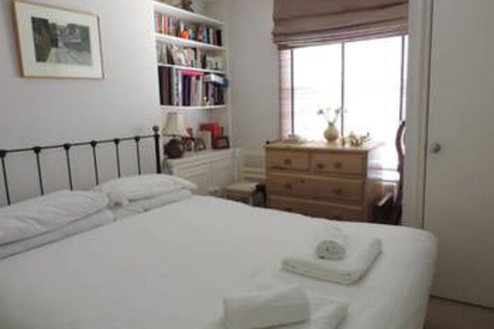 Room 9 of 28