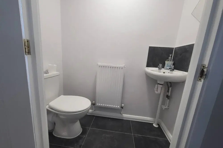 Room 6 of 14