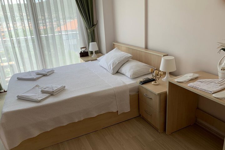 Room 5 of 14