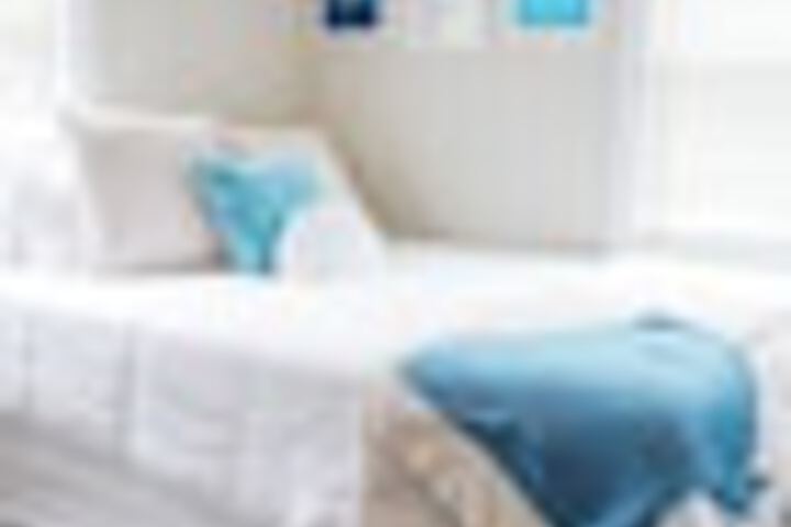 Room 215 of 384