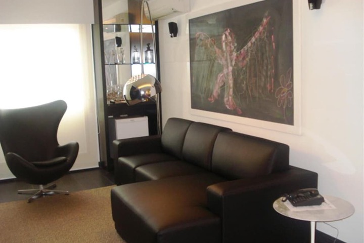 Room 28 of 49