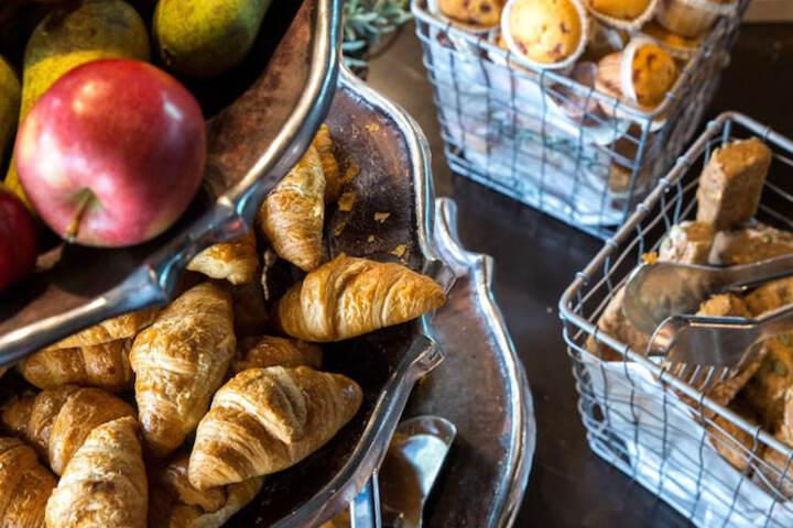 Breakfast/Coffee Service 116 of 317