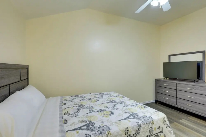 Exterior of 5 Mi to Fort Hood Shopping: Quiet Killeen Townhome
