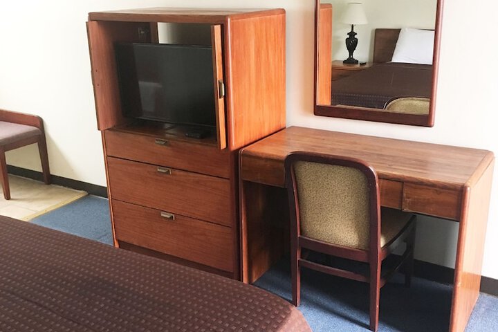 Room 10 of 20