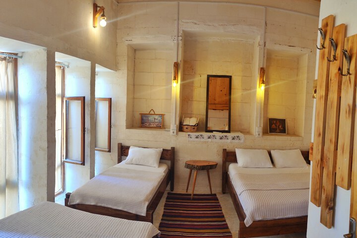 Room 22 of 26