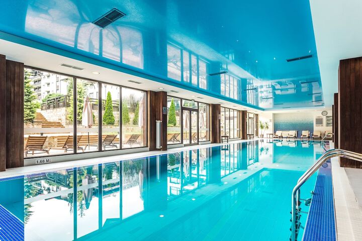 Pool Hotel