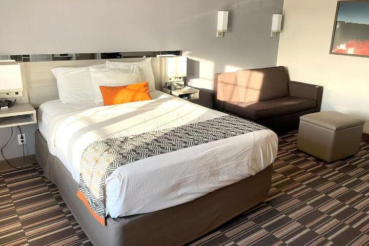 2 Queen Beds (6 of 10)