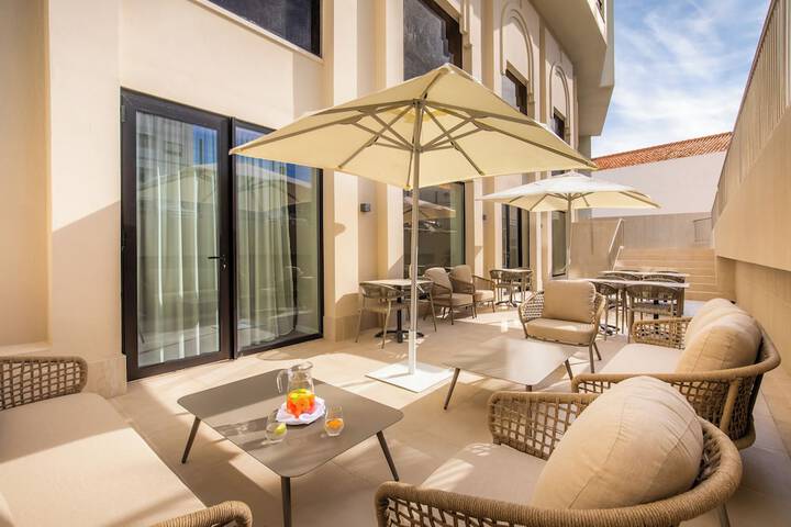 Hotel Pool