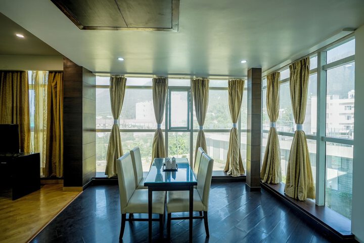 Room 27 of 50