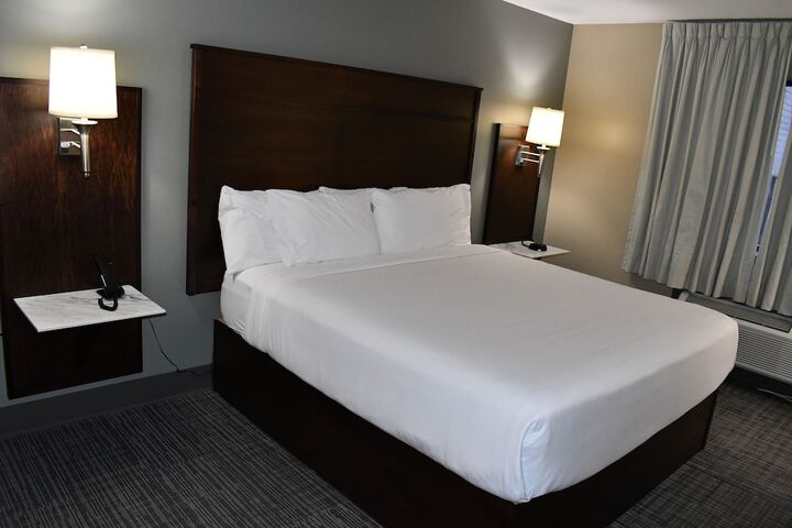 Room 4 of 42