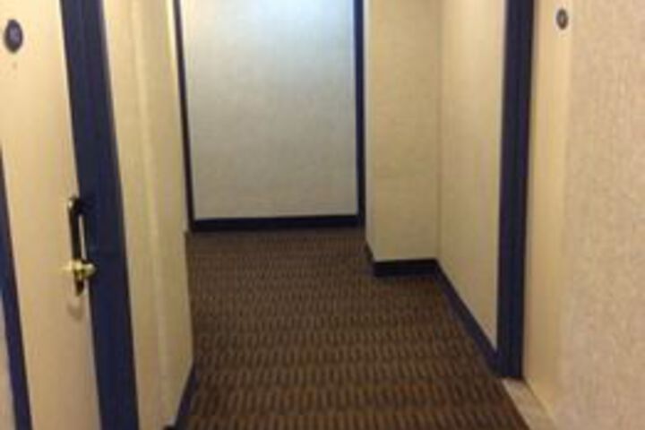 Ballroom/Hall 32 of 45