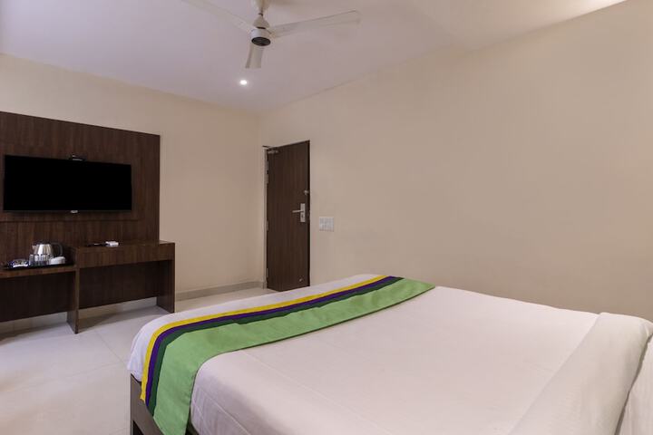 Room 9 of 36