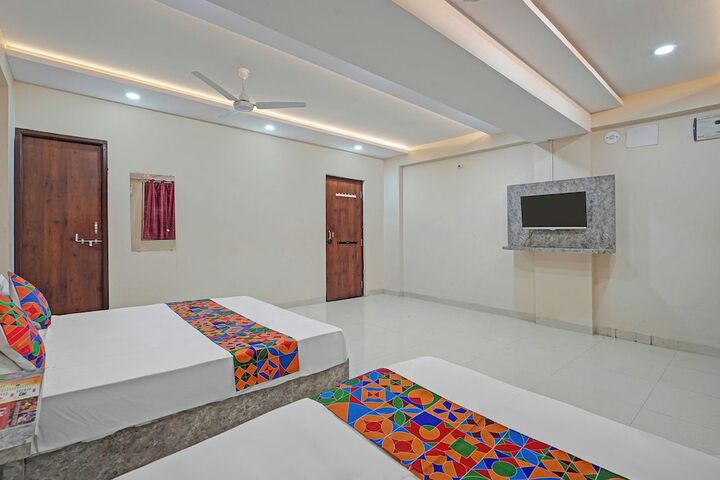 Room 13 of 20