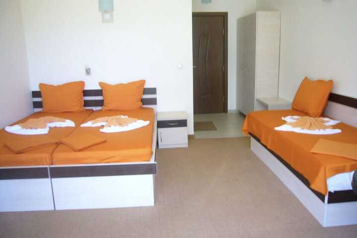 Room 11 of 19