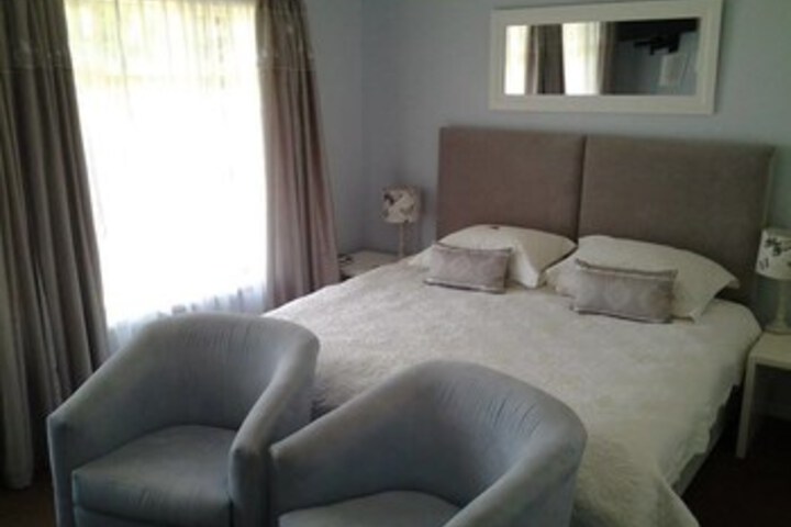 Room 8 of 11