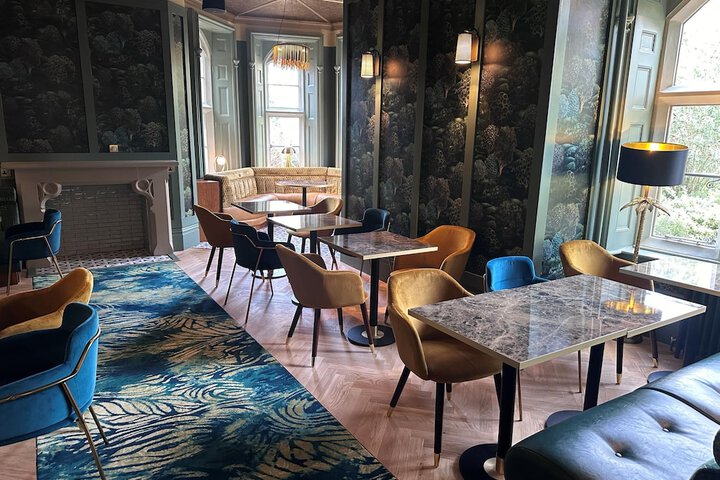 Lounge 59 of 78