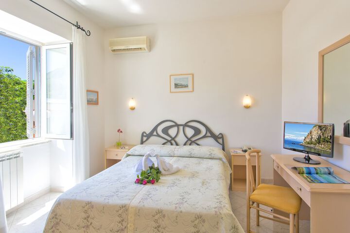 Room 5 of 45