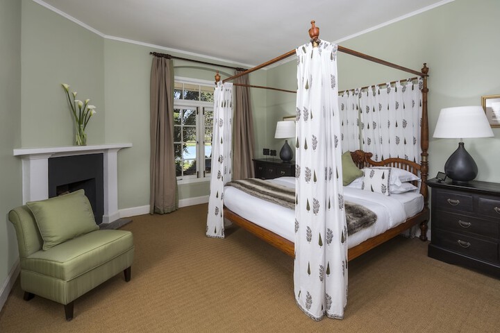 Room 2 of 28