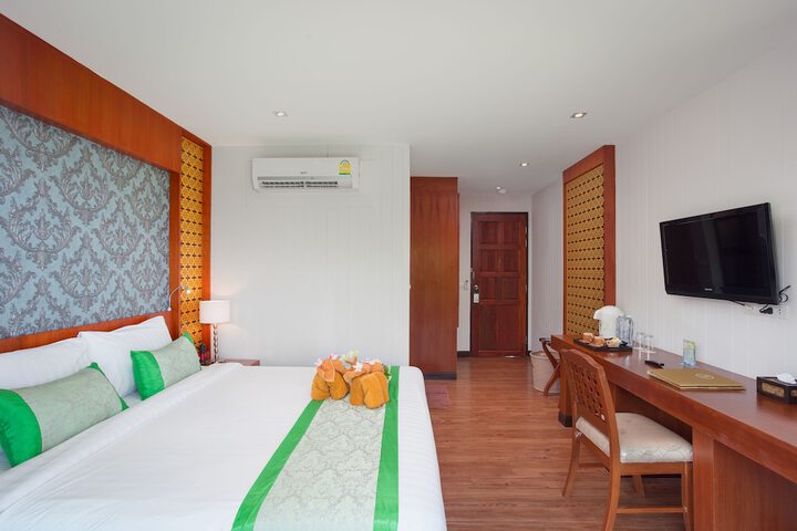 Room 18 of 129