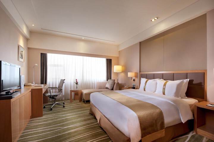 Room 9 of 60