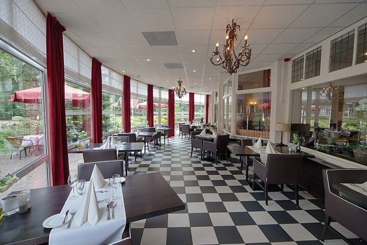 Dining Photos