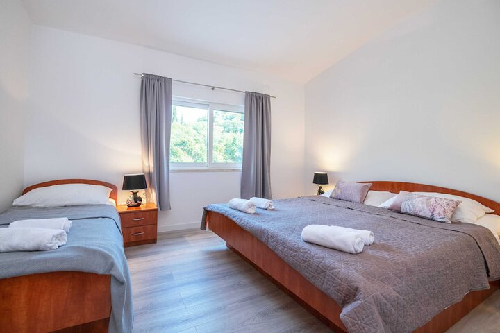 Room 10 of 54