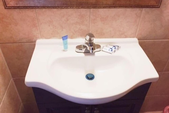 Bathroom sink