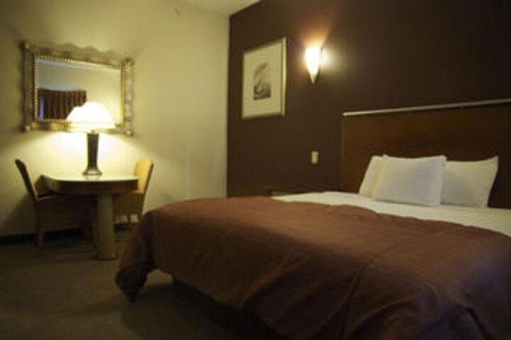 Room 10 of 20