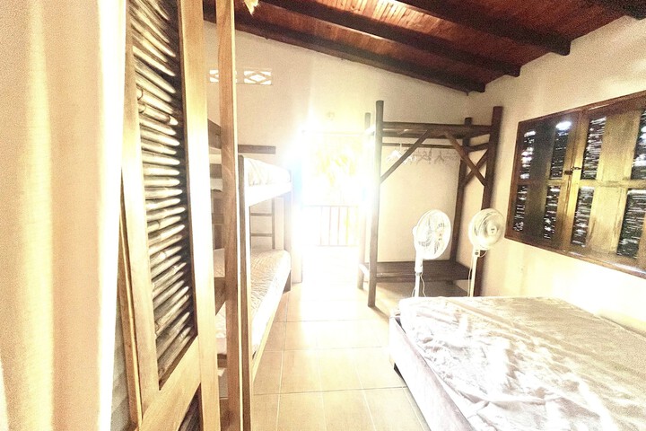 Room 4 of 39