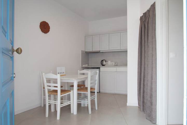 Room 44 of 151