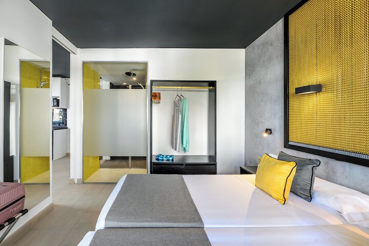 Room 7 of 47