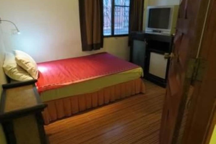 Room 7 of 49