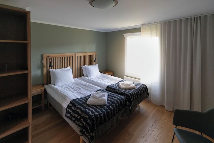 Room 11 of 38
